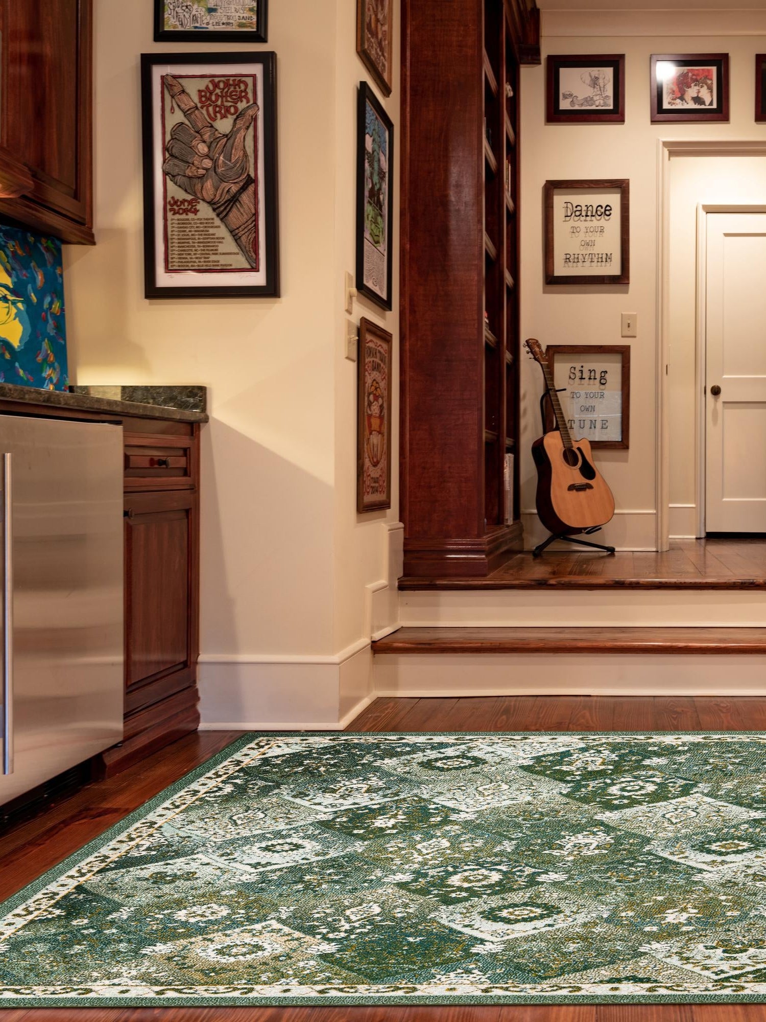 Green 7' 10 x 7' 10 Penrose Square Area Rug