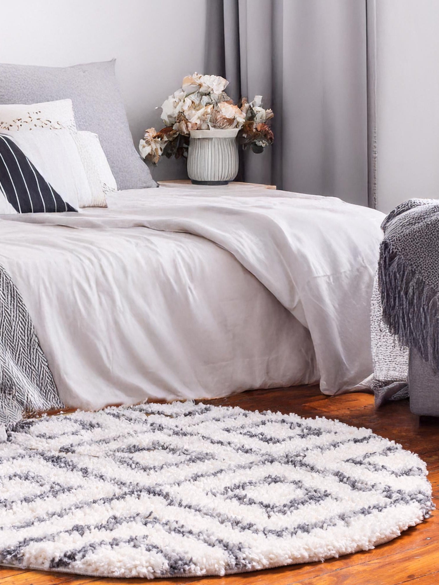 Ivory 5' x 5' Hygge Shag Round Area Rug Thick Soft Touch Fluffy & Plush Shaggy Pile 100% Polypropylene With Jute Backing Modern Carpet for Sale at Rug Engine