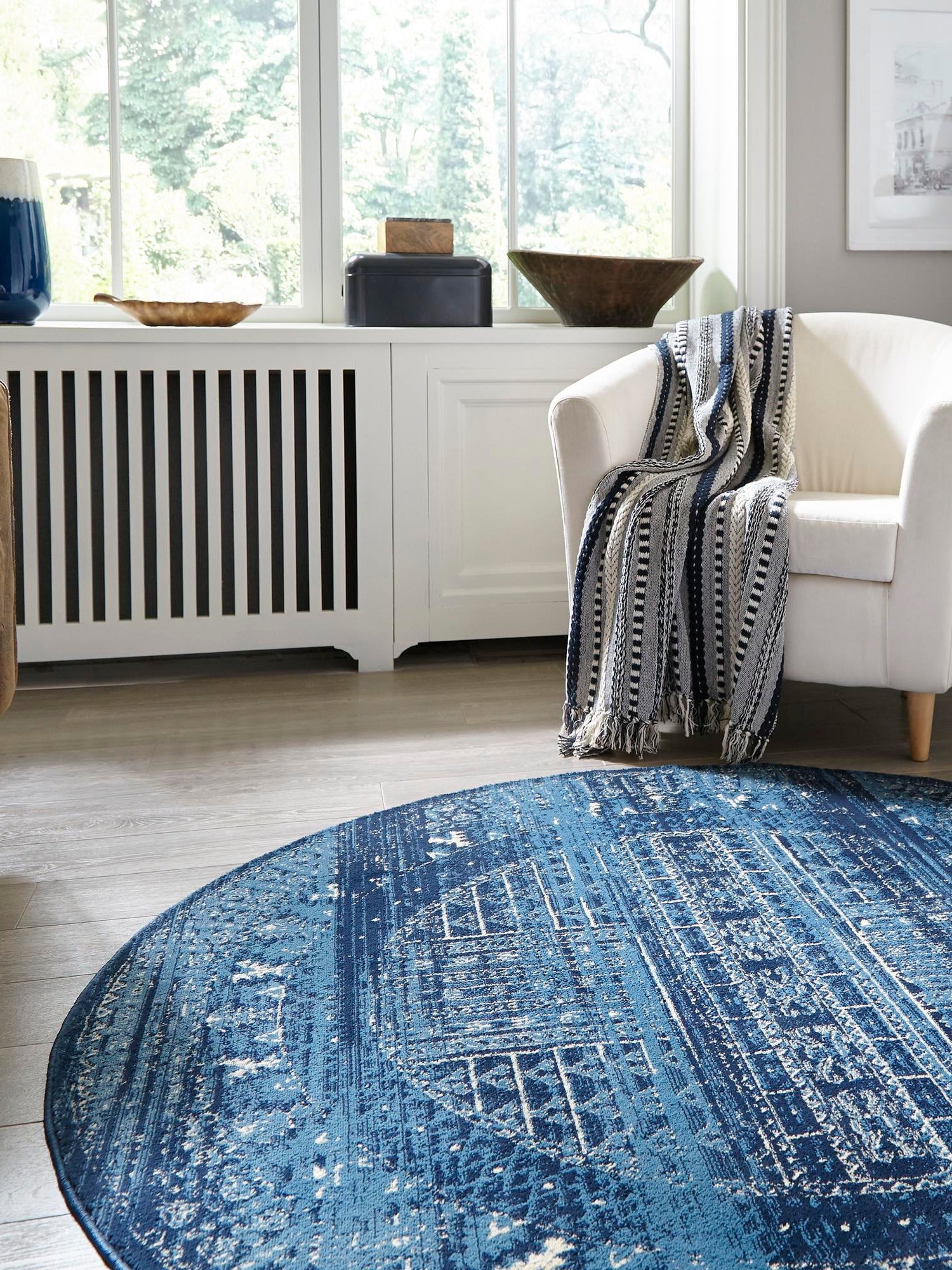 Blue 3' 3 x 3' 3 District Round Area Rug 100% Polypropylene Easy Clean Stain Resistant Traditional Pattern Classic Carpet for Indoor Dining Living Office for Sale at Rug Engine