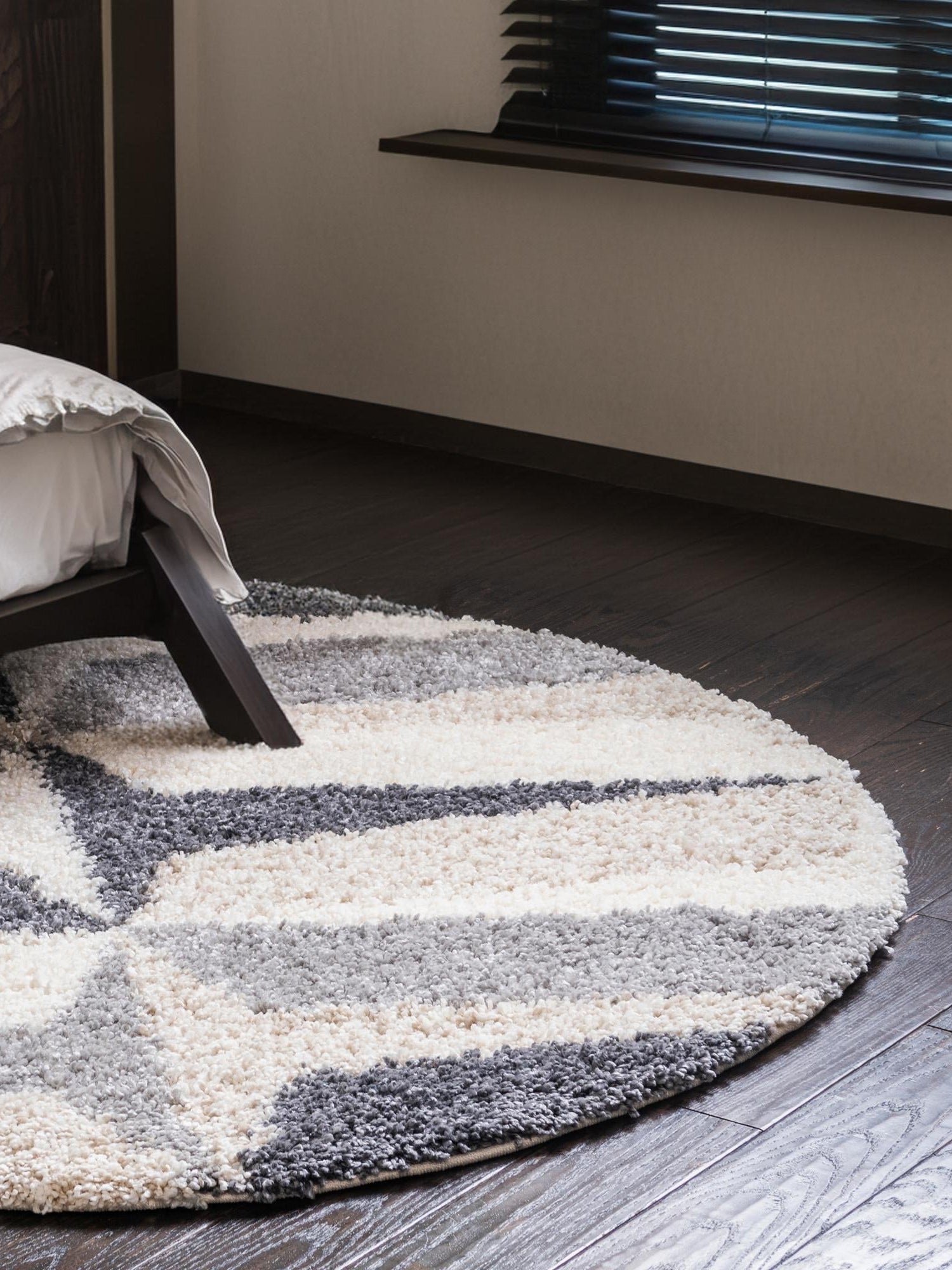 Gray 5' x 5' Hygge Shag Round Area Rug Thick Soft Touch Fluffy & Plush Shaggy Pile 100% Polypropylene With Jute Backing Modern Carpet for Sale at Rug Engine