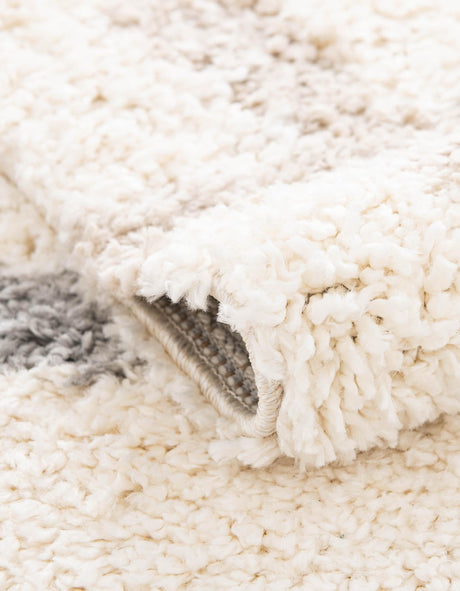 Ivory 5' x 5' Hygge Shag Round Area Rug Thick Soft Touch Fluffy & Plush Shaggy Pile 100% Polypropylene With Jute Backing Modern Carpet for Sale at Rug Engine