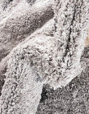 Light Gray 5' x 5' Hygge Shag Round Area Rug Thick Soft Touch Fluffy & Plush Shaggy Pile 100% Polypropylene With Jute Backing Modern Carpet for Sale at Rug Engine