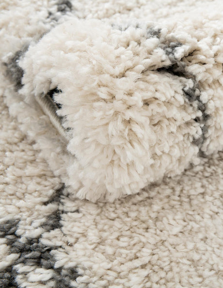 Pure Ivory 6' 1 x 6' 1 Rabat Shag Round Area Rug Thick Soft Touch Fluffy & Plush Shaggy Pile Durable Geometric Carpet for Luxury Interior Design for Sale at Rug Engine