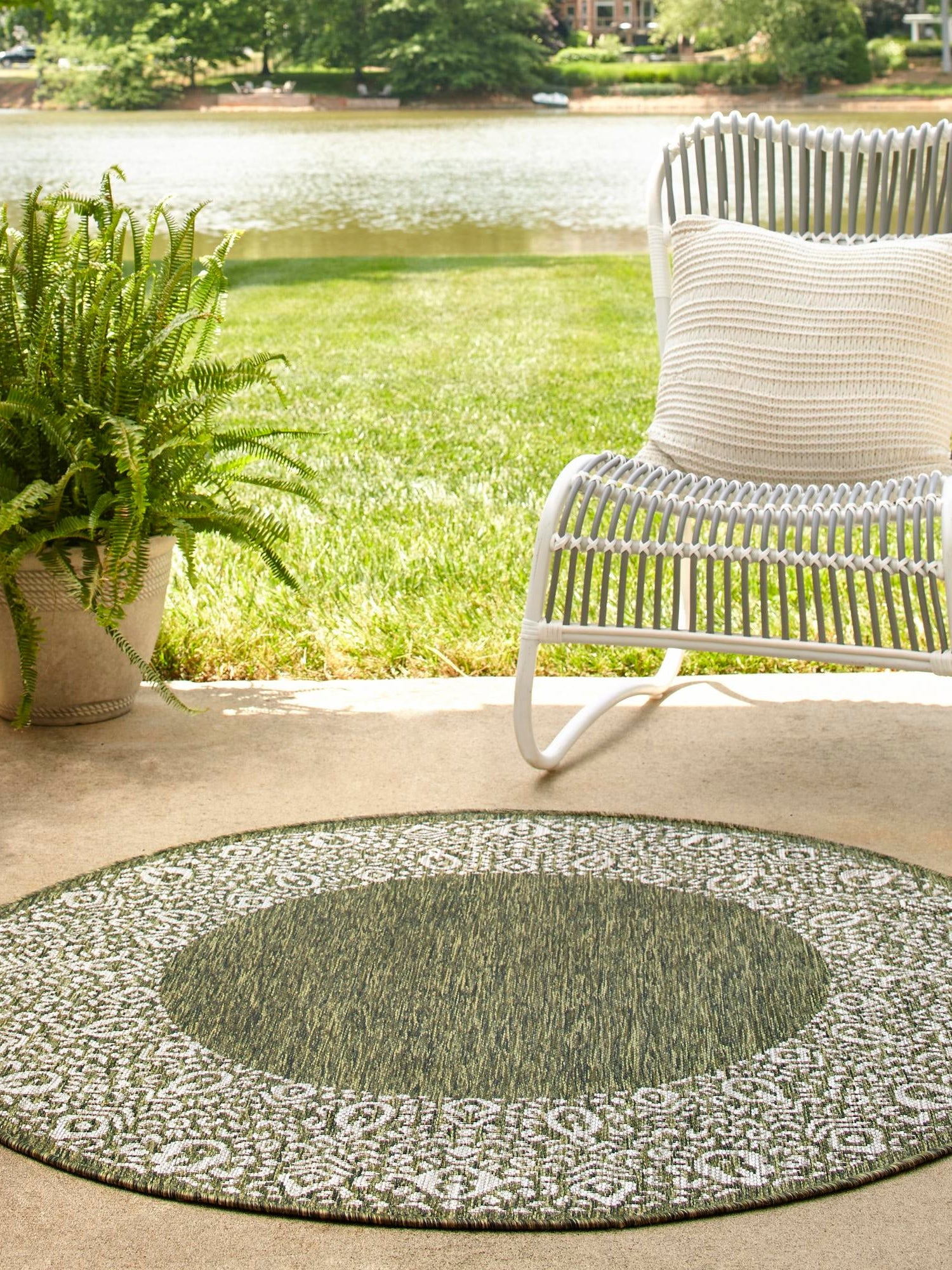 Green 4' 1 x 4' 1 Outdoor Border Round Area Rug Weather Resistant for Patio, Deck, Terrace, Balcony, Porch 100% Polypropylene Classic Bordered Carpet for Sale at Rug Engine