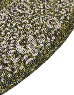 Green 7' 10 x 7' 10 Outdoor Border Round Area Rug Weather Resistant for Patio, Deck, Terrace, Balcony, Porch 100% Polypropylene Classic Bordered Carpet for Sale at Rug Engine