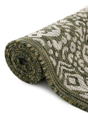Green 4' 1 x 4' 1 Outdoor Border Round Area Rug Weather Resistant for Patio, Deck, Terrace, Balcony, Porch 100% Polypropylene Classic Bordered Carpet for Sale at Rug Engine
