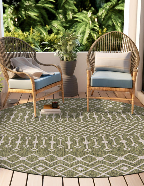 Green 4' 1 x 4' 1 Outdoor Trellis Round Area Rug Weather Resistant for Patio, Deck, Terrace, Balcony, Porch Geometric Design Water Safe Outside Carpet for Sale at Rug Engine