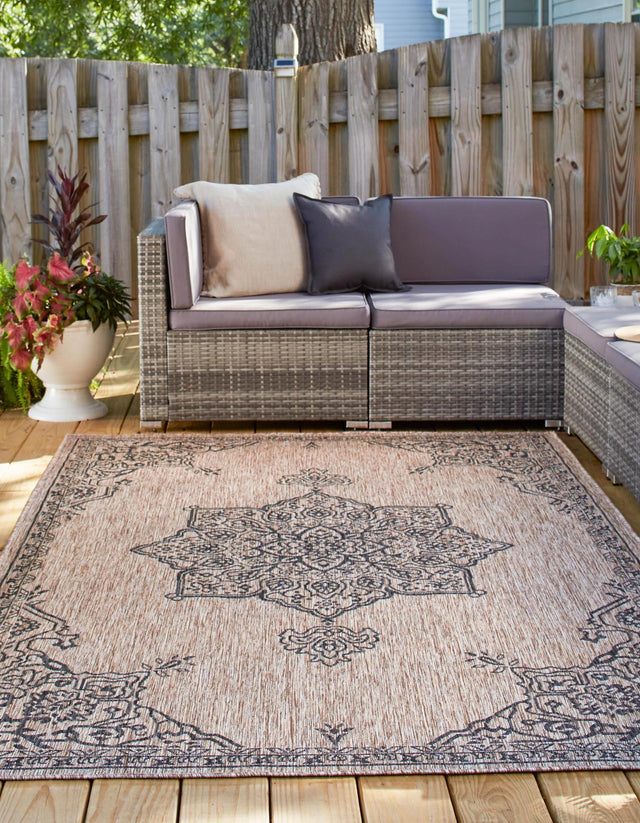 Beige 6' 1 x 9' Outdoor Traditional Rectangle Rug