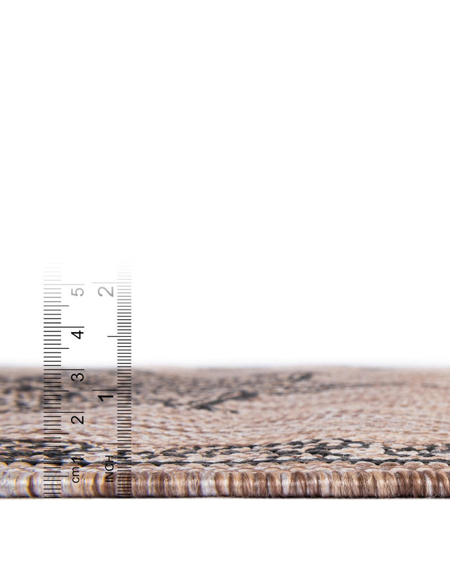 Beige 6' 1 x 9' Outdoor Traditional Rectangle Rug