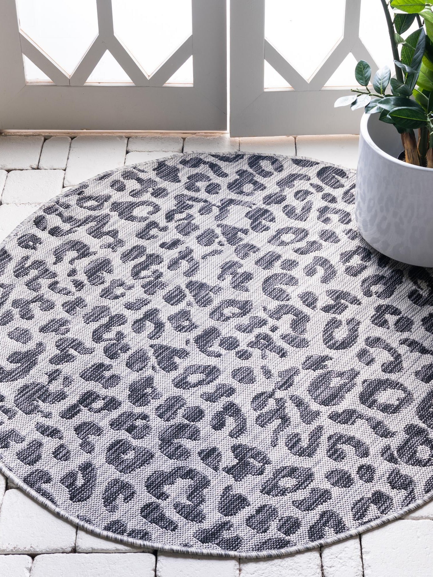 Light Gray 7' 10 x 7' 10 Outdoor Safari Round Area Rug Weather Resistant for Patio, Deck, Terrace, Balcony, Porch Animal Print Wildlife Nature Carpet for Sale at Rug Engine
