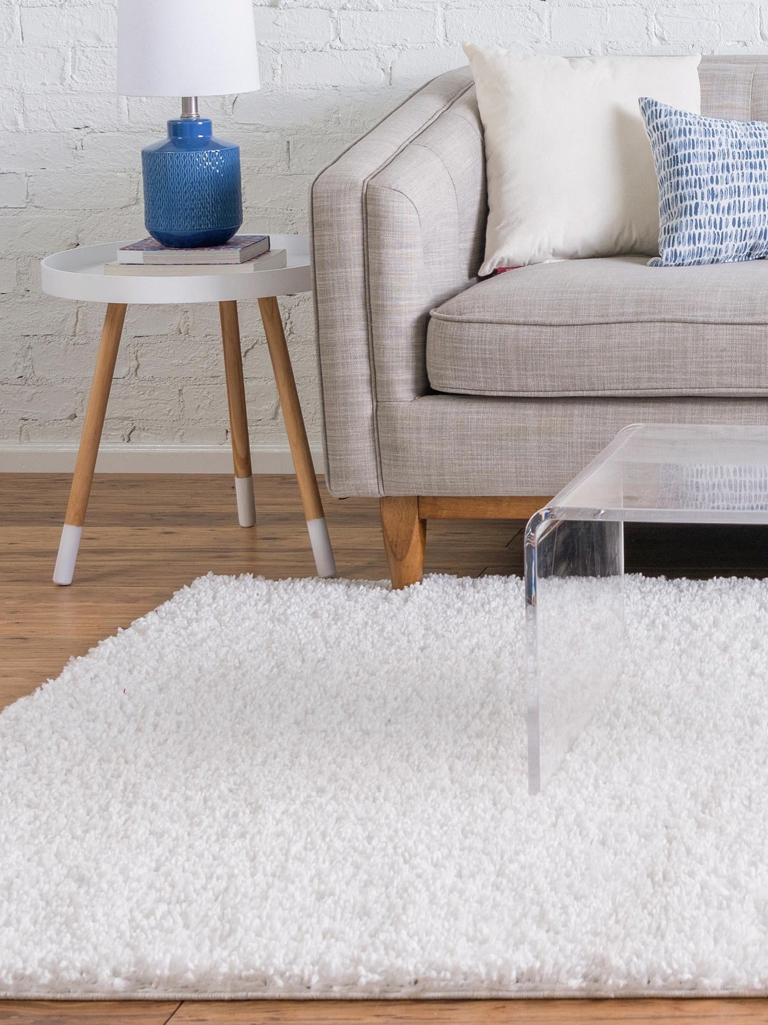 White 4' 1 x 6' 1 Davos Shag Rectangle Area Rug Thick Soft Touch Fluffy & Plush Shaggy Pile 100% Polypropylene Carpet for Living Dining Bedrooms Office for Sale at Rug Engine