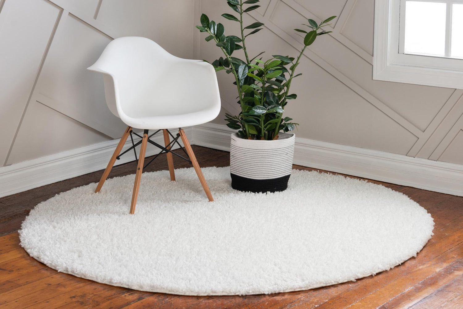 White 7' 1 x 7' 1 Davos Shag Round Area Rug Thick Soft Touch Fluffy & Plush Shaggy Pile 100% Polypropylene Carpet for Living Dining Bedrooms Office for Sale at Rug Engine