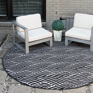 Black 8' x 8' Sabrina Soto Outdoor Round Rug