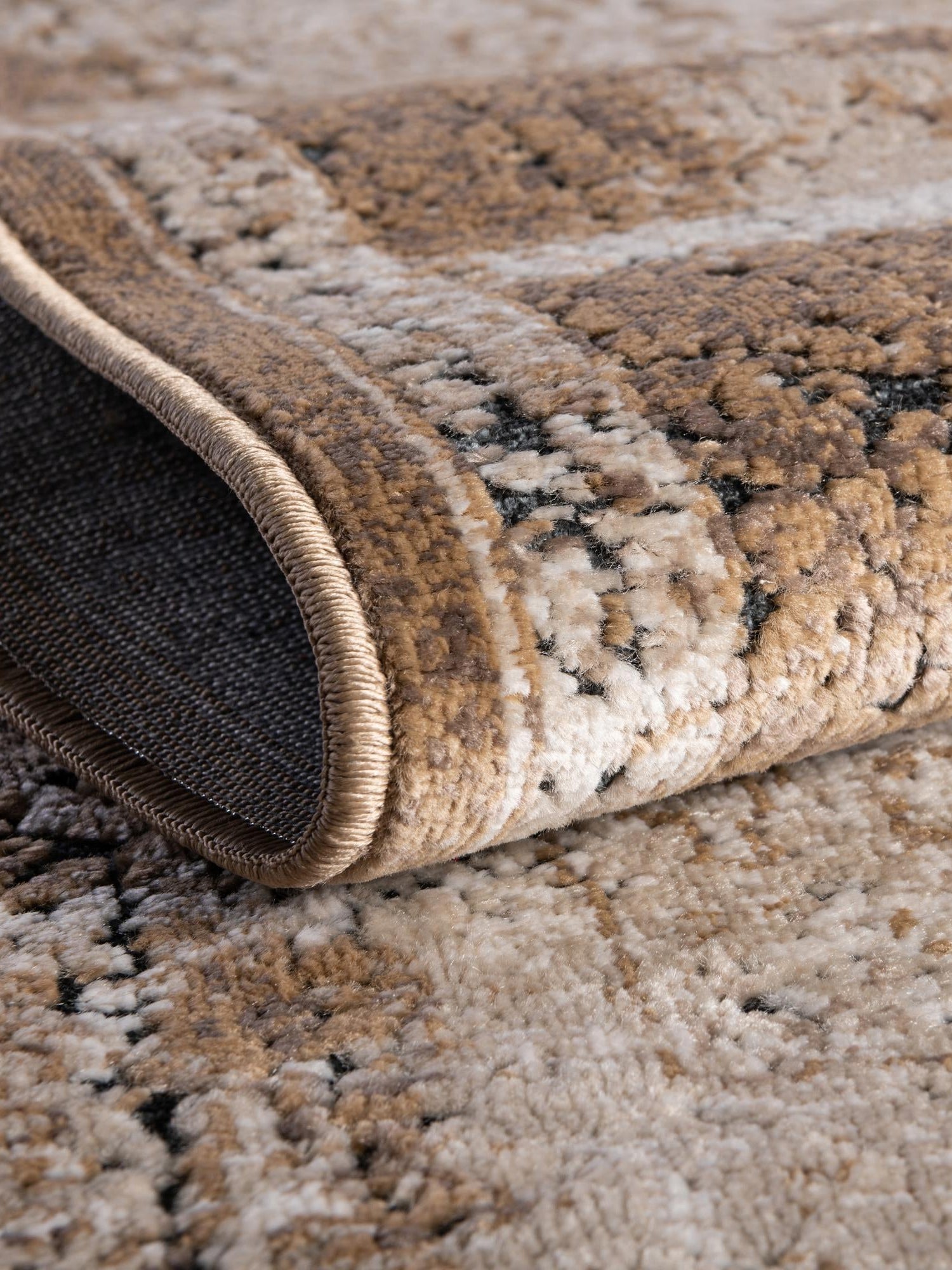 Khaki 7' 10 x 7' 10 Chateau Round Area Rug 85% Polypropylene & 15% Chenille With Cotton Backing Traditional Vintage Distressed Carpet for Classical Interior Design Decorating for Sale at Rug Engine