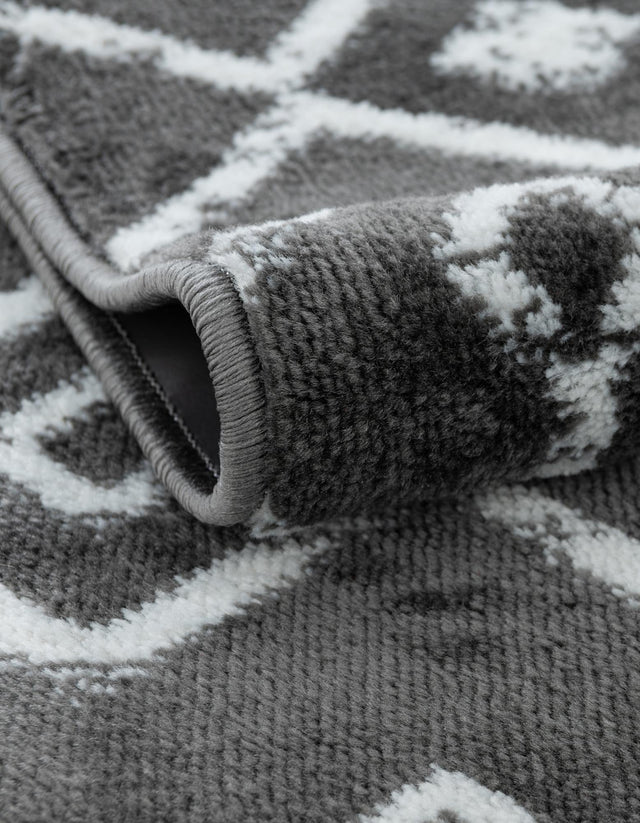 Gray 2' 6 x 8' 2 Moroccan Trellis Runner Rug
