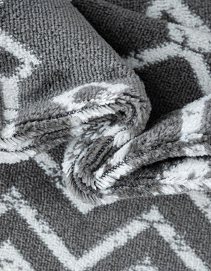 Gray 2' 6 x 8' 2 Moroccan Trellis Runner Rug