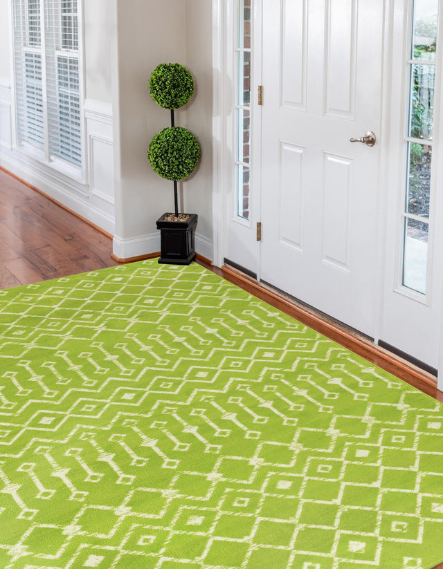 Green 7' x 10' Moroccan Trellis Rectangle Rug