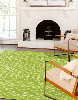 Green 7' x 10' Moroccan Trellis Rectangle Rug