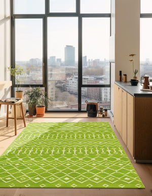 Green 7' x 10' Moroccan Trellis Rectangle Rug