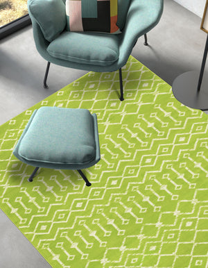 Green 7' x 10' Moroccan Trellis Rectangle Rug