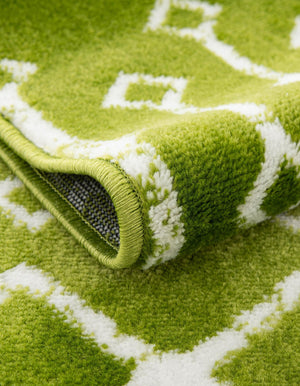 Green 2' 6 x 8' 2 Moroccan Trellis Runner Area Rug