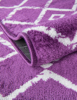Violet 8' x 8' Moroccan Trellis Square Rug