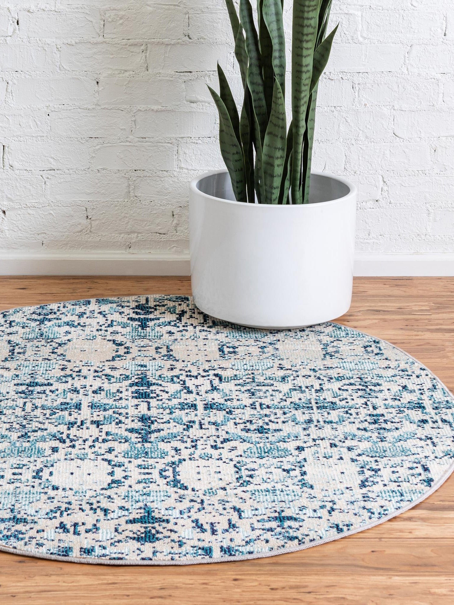 Blue 4' 1 x 4' 1 Charm Round Area Rug 100% Polypropylene With Jute Backing Traditional Vintage Distressed Look Carpet for Living Rooms Dining Office Space for Sale at Rug Engine