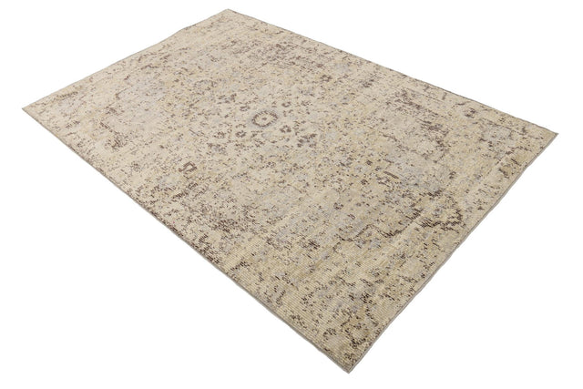 Light Gray 4' 1 x 6' 1 Charm Rectangle Area Rug 100% Polypropylene With Jute Backing Traditional Vintage Distressed Look Carpet for Living Rooms Dining Office Space for Sale at Rug Engine