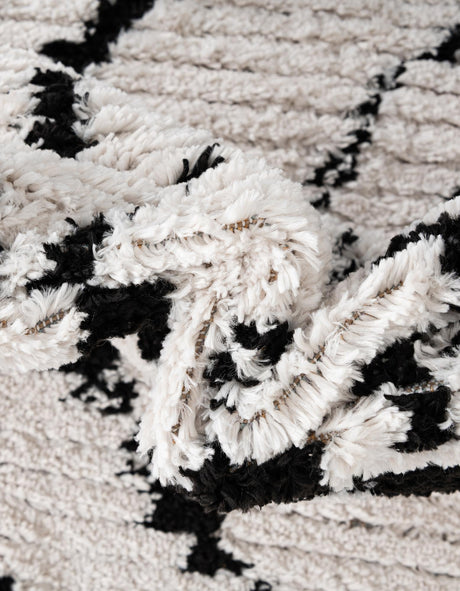 Ivory 7' x 7' Morocco Round Area Rug 100% Polyester Traditional Classic Carpet for Moroccan Inspired Interior Design Home Decor for Sale at Rug Engine