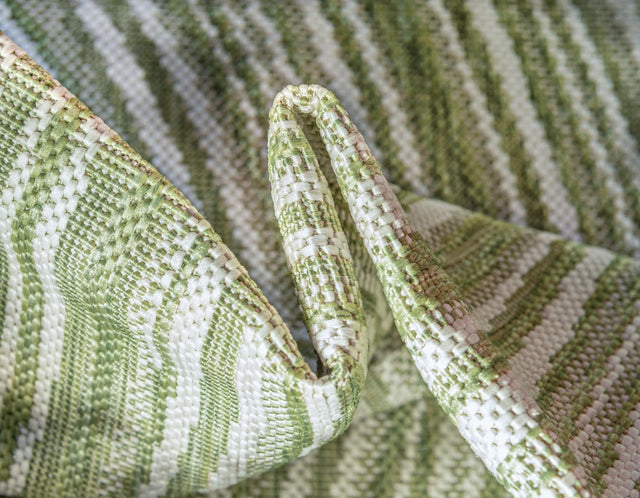 Green 4' 1 x 6' 1 Outdoor Modern Rectangle Rug
