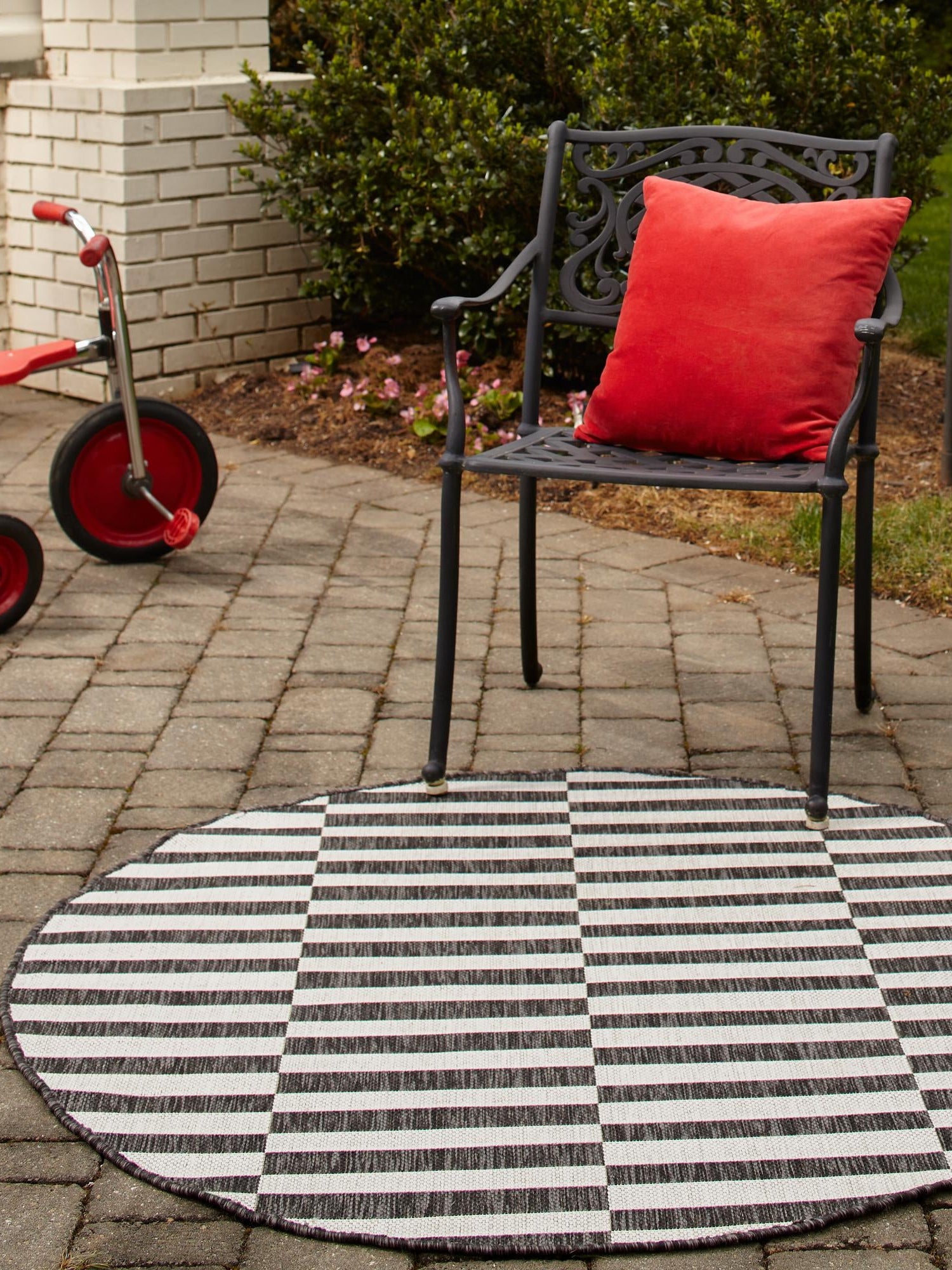 Charcoal 10' 8 x 10' 8 Outdoor Striped Round Area Rug Weather Resistant for Patio, Deck, Terrace, Balcony, Porch Geometric Pattern Waterproof Carpet for Sale at Rug Engine