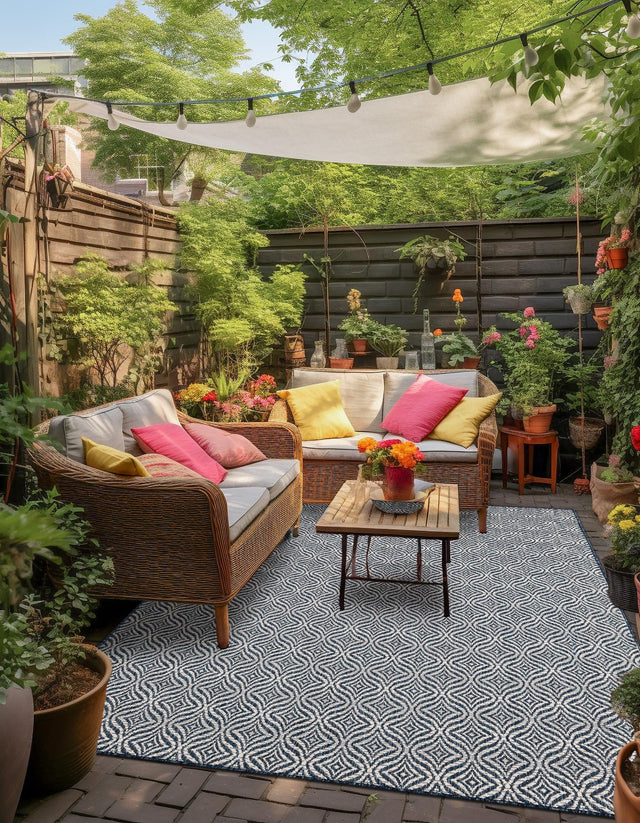 Blue 5' 3 x 8' Outdoor Trellis Rectangle Rug