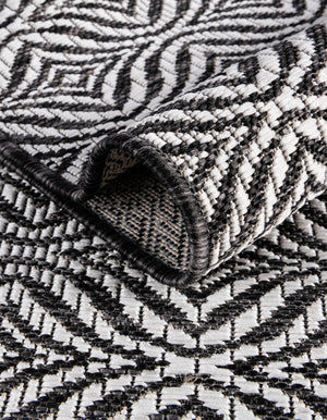 Charcoal 6' 1 x 6' 1 Outdoor Trellis Round Area Rug Weather Resistant for Patio, Deck, Terrace, Balcony, Porch Geometric Design Water Safe Outside Carpet for Sale at Rug Engine