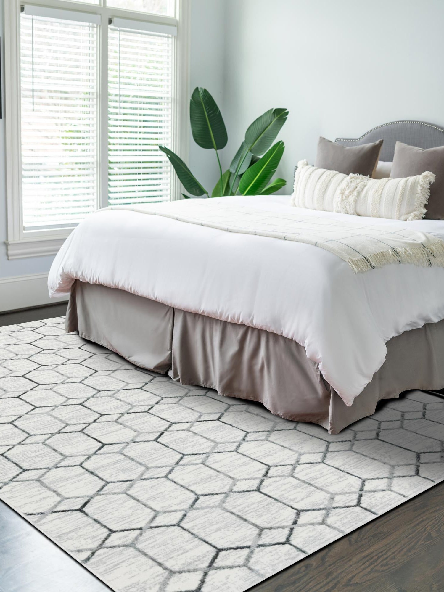 White 9' 10 x 14' 1 Matrix Trellis Rectangle Area Rug 100% Polyester Geometric Pattern Modern Carpet for Living, Dining, Bedroom, Office for Sale at Rug Engine