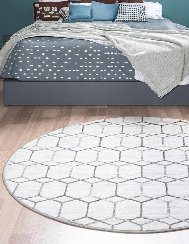White 7' x 7' Matrix Trellis Round Area Rug 100% Polyester Geometric Pattern Modern Carpet for Living, Dining, Bedroom, Office for Sale at Rug Engine