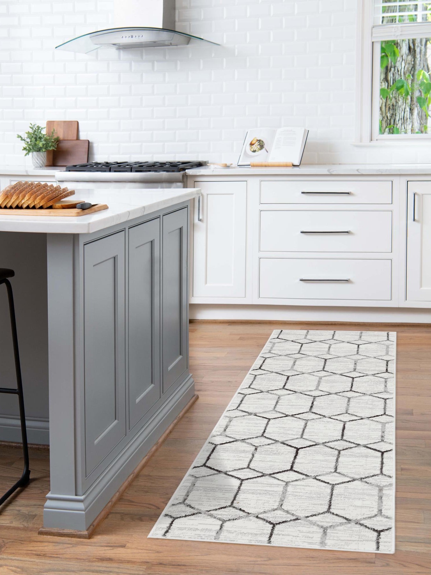 White 2' 7 x 16' 5 Matrix Trellis Runner Area Rug 100% Polyester Geometric Pattern Modern Carpet for Living, Dining, Bedroom, Office for Sale at Rug Engine
