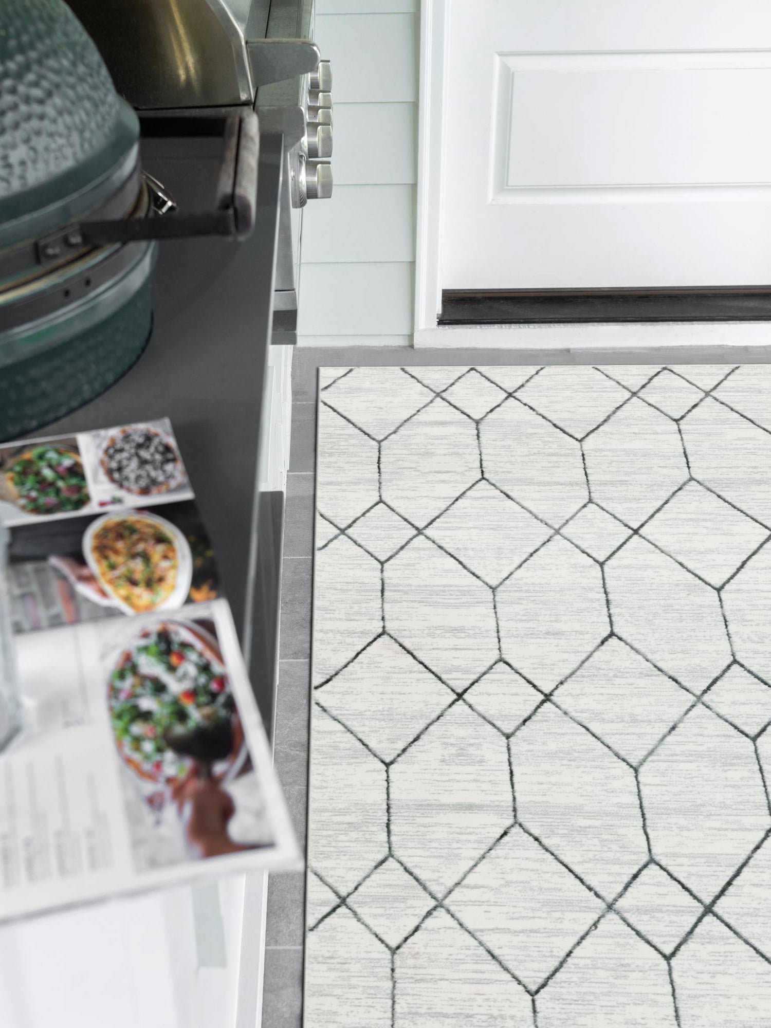 White 6' x 9' Matrix Trellis Rectangle Area Rug 100% Polyester Geometric Pattern Modern Carpet for Living, Dining, Bedroom, Office for Sale at Rug Engine