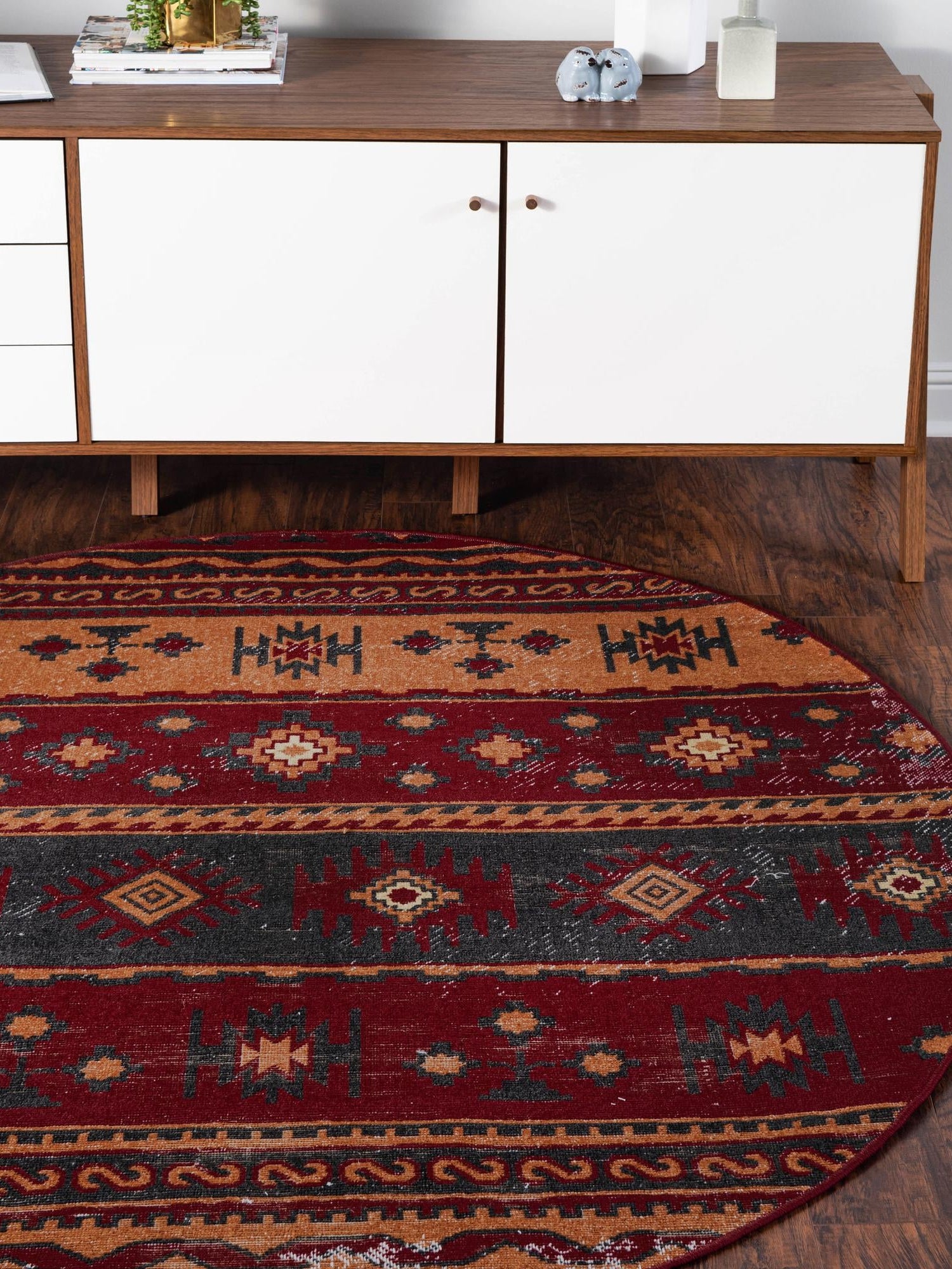 Rust Red 7' 10 x 7' 10 Lucerne Round Area Rug 100% Polypropylene Traditional Classic Easy Clean Carpet for Kitchens, Living Rooms, Bedroom, Office for Sale at Rug Engine