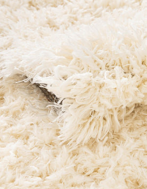 Pearl 4' 1 x 4' 1 Infinity Shag Round Area Rug Thick Soft Touch Fluffy & Plush Shaggy Pile 100% Polypropylene With Jute Backing Solid Color Minimalist Carpet for Sale at Rug Engine