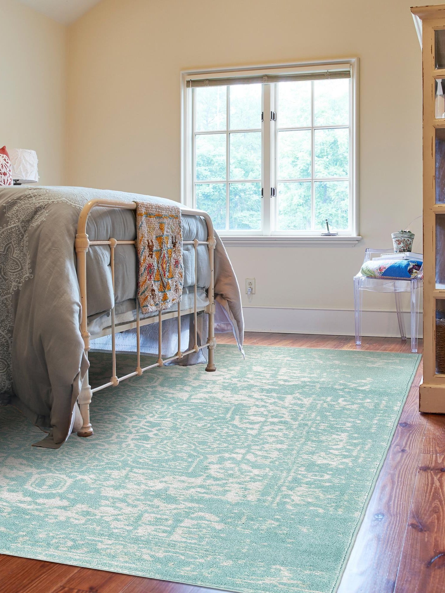 Aqua 3' 1 x 5' 3 Richmond Rectangle Area Rug Vintage Distressed Look Traditional Design Carpet for Unique Home Interior Design for Sale at Rug Engine