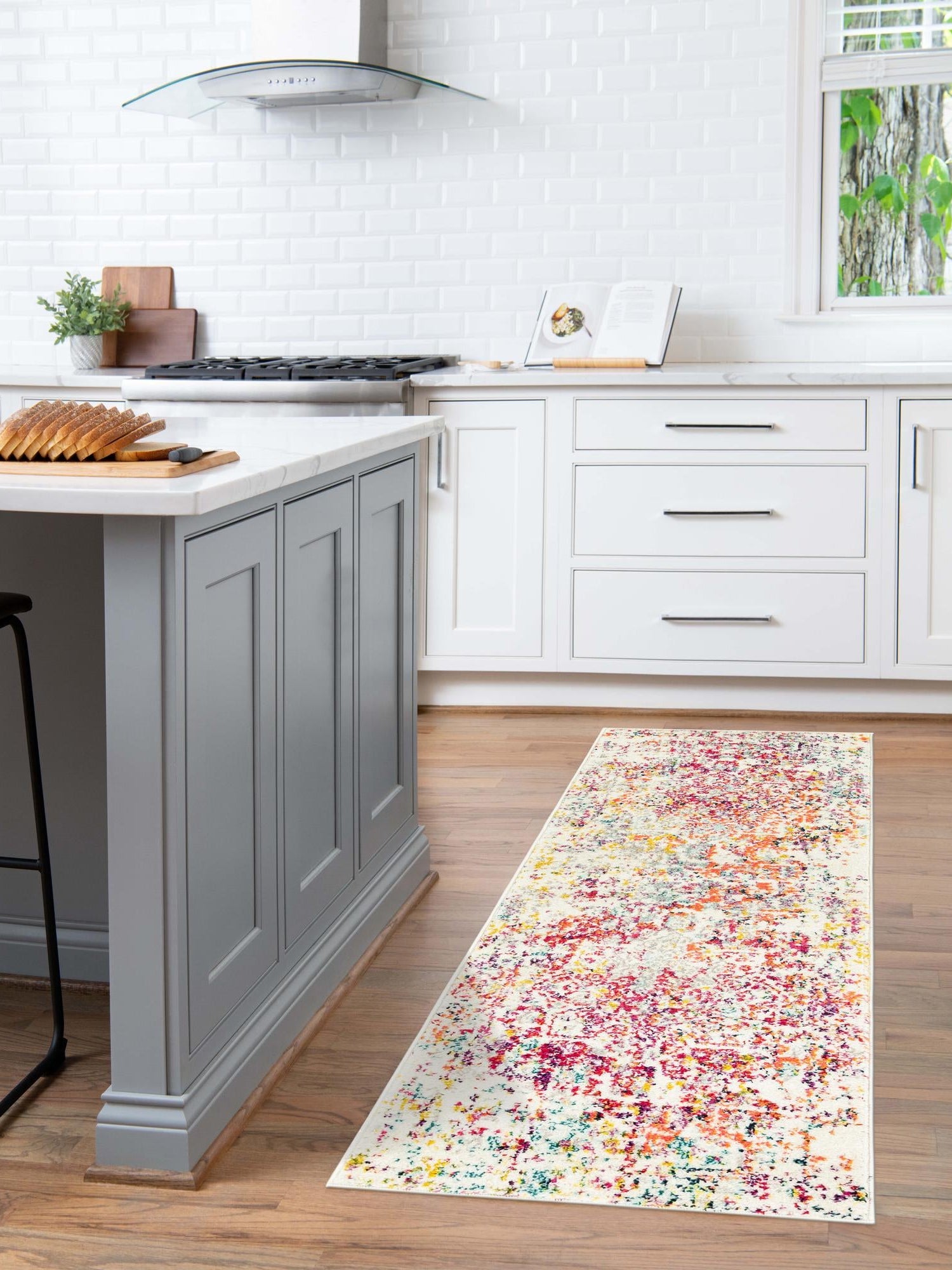 Light Multicolor 2' 7 x 11' Richmond Runner Area Rug Vintage Distressed Look Traditional Design Carpet for Unique Home Interior Design for Sale at Rug Engine