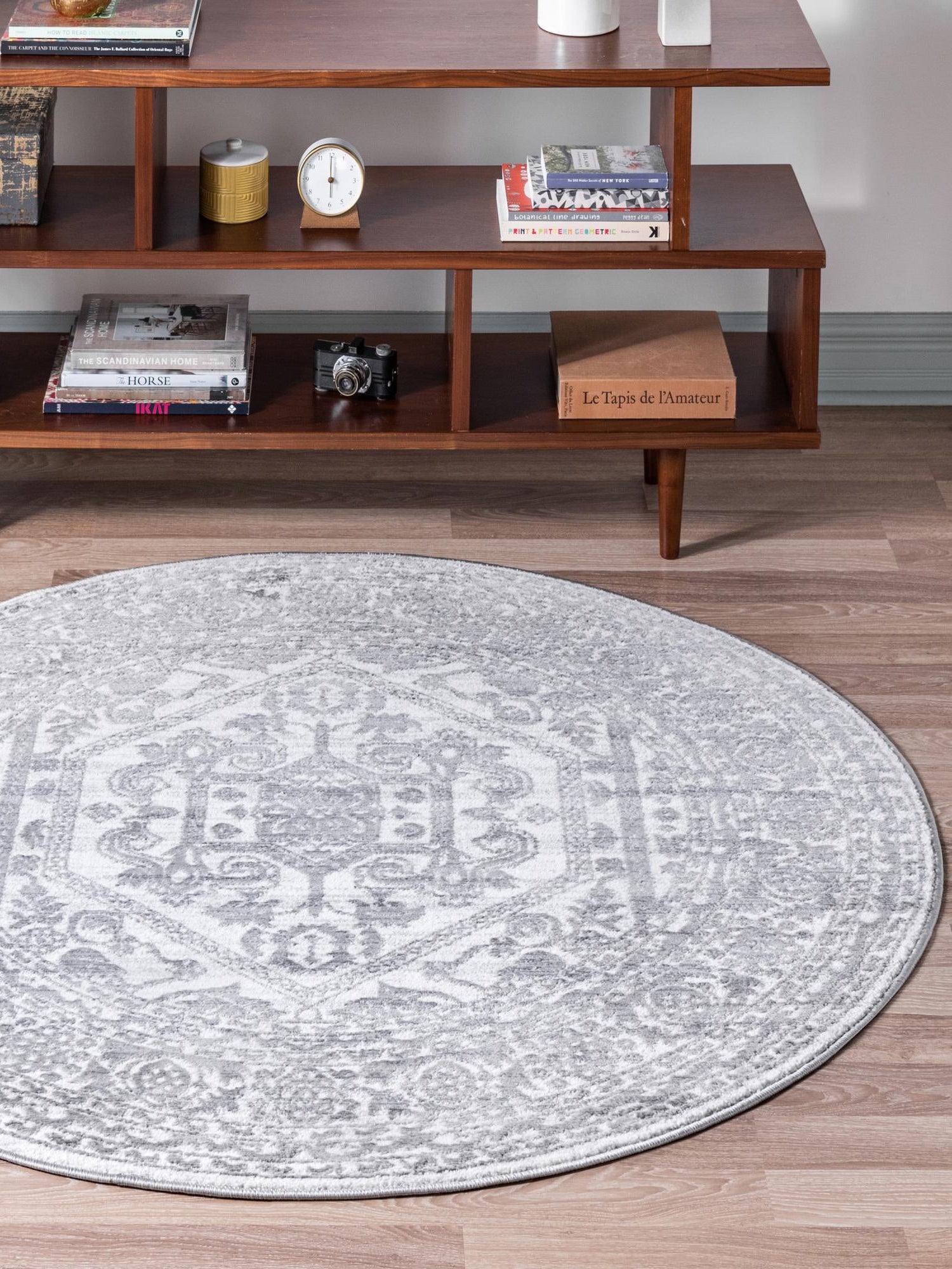 White 5' x 5' Boston Round Area Rug 55% Polypropylene & 45% Polyester Easy Clean Traditional Classical Carpet for Contemporary Living Dining Room Office Space for Sale at Rug Engine