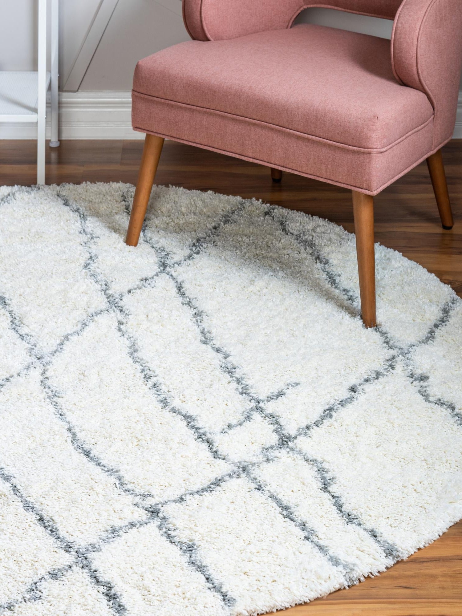 Ivory 4' 1 x 4' 1 Soft Touch Shag Round Area Rug Thick Soft Touch Fluffy & Plush Shaggy Pile 100% Polypropylene Unique Carpet for Modern Home Interiors for Sale at Rug Engine
