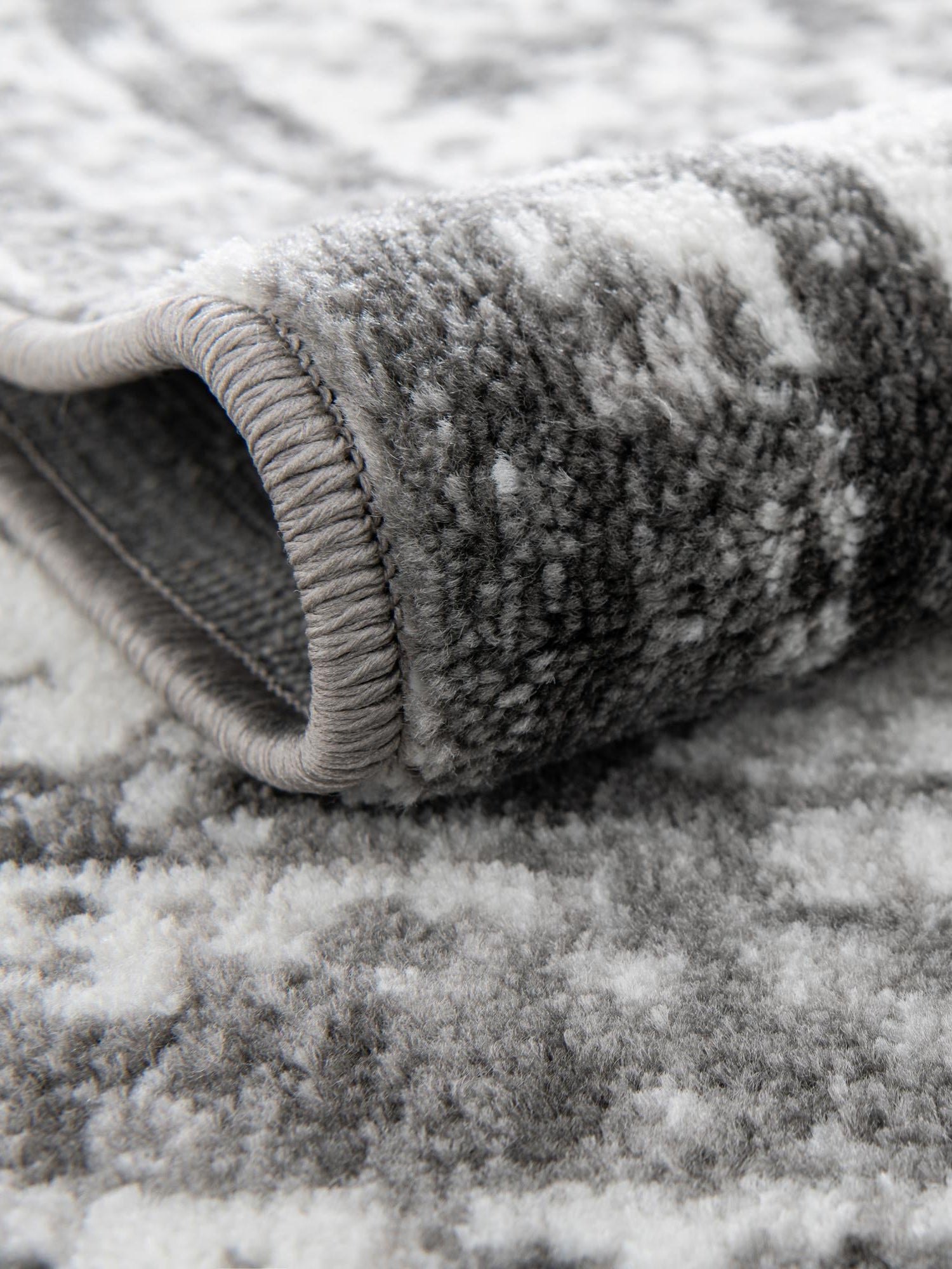 Gray 4' 1 x 6' 1 Sofia Oval Area Rug Durable Easy Clean Stain Resistant Unique Carpet for Affordable Interior Home Design for Sale at Rug Engine