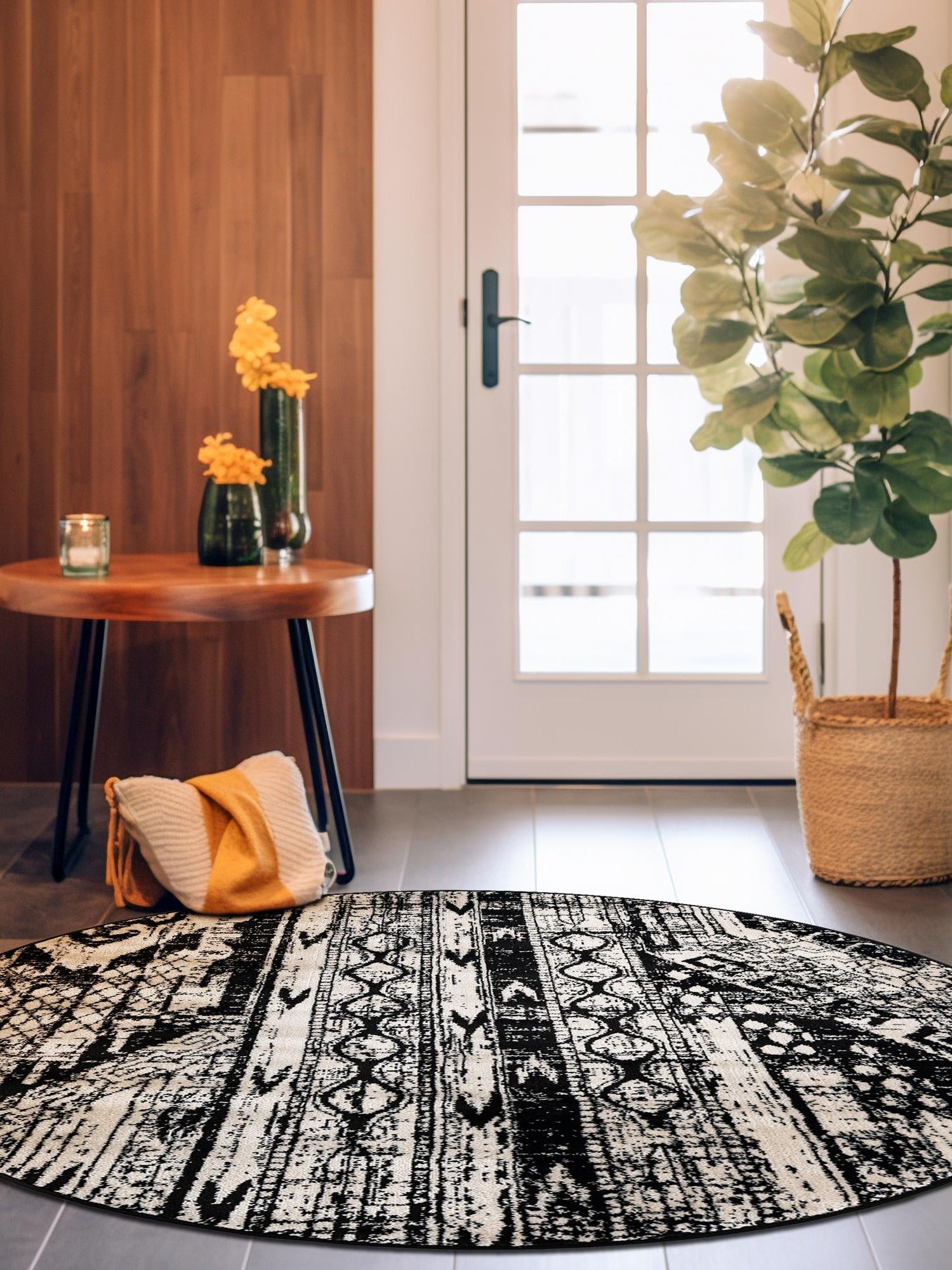 Black and White 5' 3 x 5' 3 Portland Round Area Rug 85% Polypropylene & 15% Polyester Vintage Distressed Traditional Carpet for Home Decor for Sale at Rug Engine