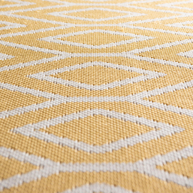 Yellow Ivory 4' 1 x 4' 1 Jill Zarin Outdoor Round Area Rug Weather Resistant for Patio, Deck, Terrace, Balcony, Porch Durable 100% Polypropylene Carpet for Outside for Sale at Rug Engine