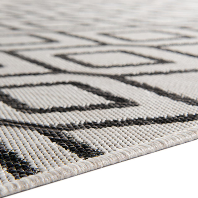 Ivory 4' 1 x 4' 1 Jill Zarin Outdoor Round Area Rug Weather Resistant for Patio, Deck, Terrace, Balcony, Porch Durable 100% Polypropylene Carpet for Outside for Sale at Rug Engine