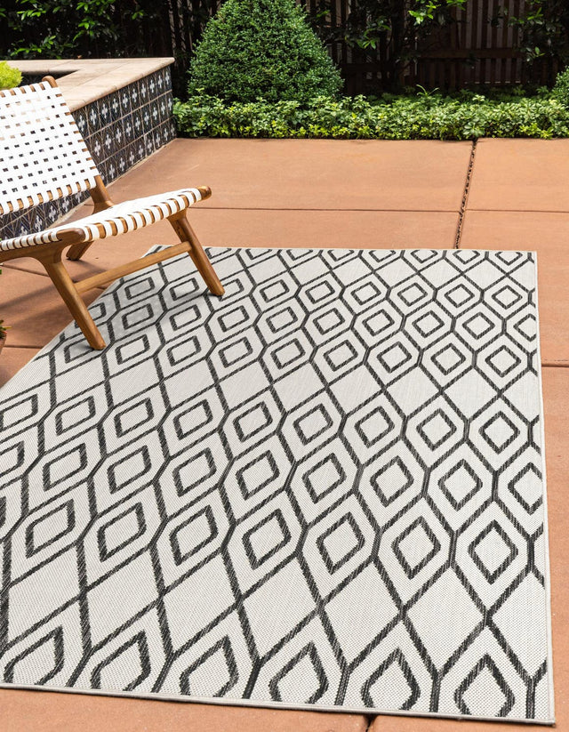 Ivory 8' x 10' Jill Zarin Outdoor Rectangle Rug
