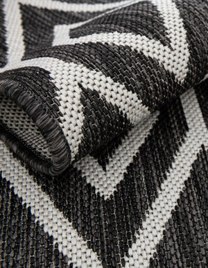 Charcoal Gray 2' x 8' Jill Zarin Outdoor Runner Rug