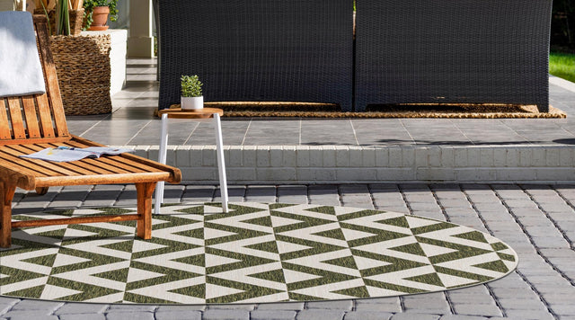 Green 4' 1 x 4' 1 Jill Zarin Outdoor Round Area Rug Weather Resistant for Patio, Deck, Terrace, Balcony, Porch Durable 100% Polypropylene Carpet for Outside for Sale at Rug Engine